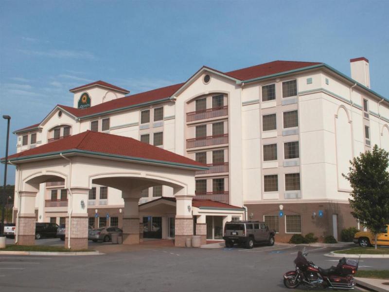 Khách sạn chó mèo hiện đại, tiện nghi